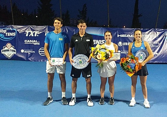 Los mejores del Trofeo Corpus posan juntos al final del torneo.