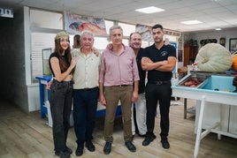 María y su primo Luis junto a Antonio Molina, Pepe Molina y Luis Molina.
