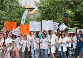 La huelga de médicos en Granada deja la asistencia sanitaria en servicios mínimos