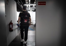 Pin, en una salida de la sala de prensa.