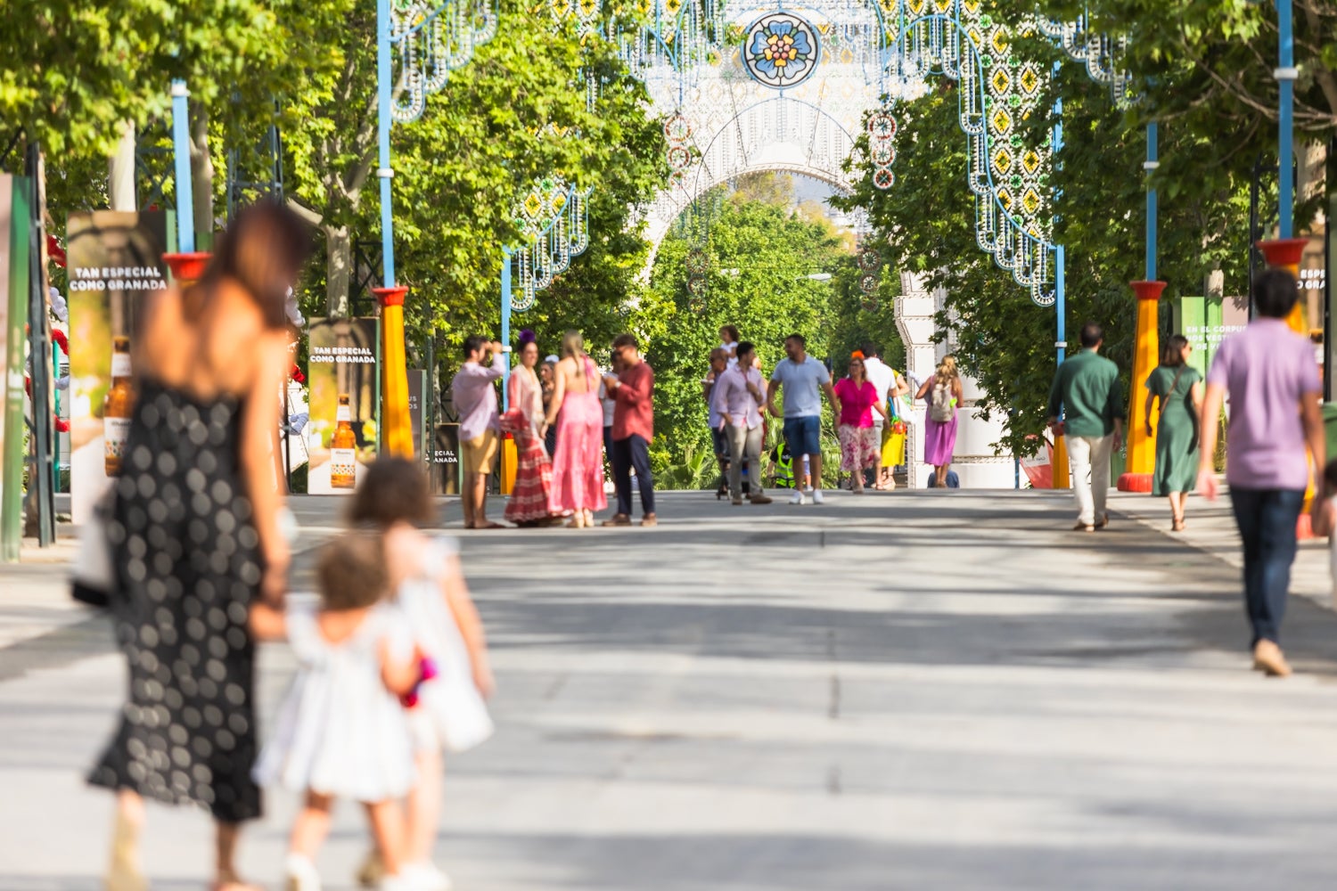 Granada disfruta del domingo de Corpus