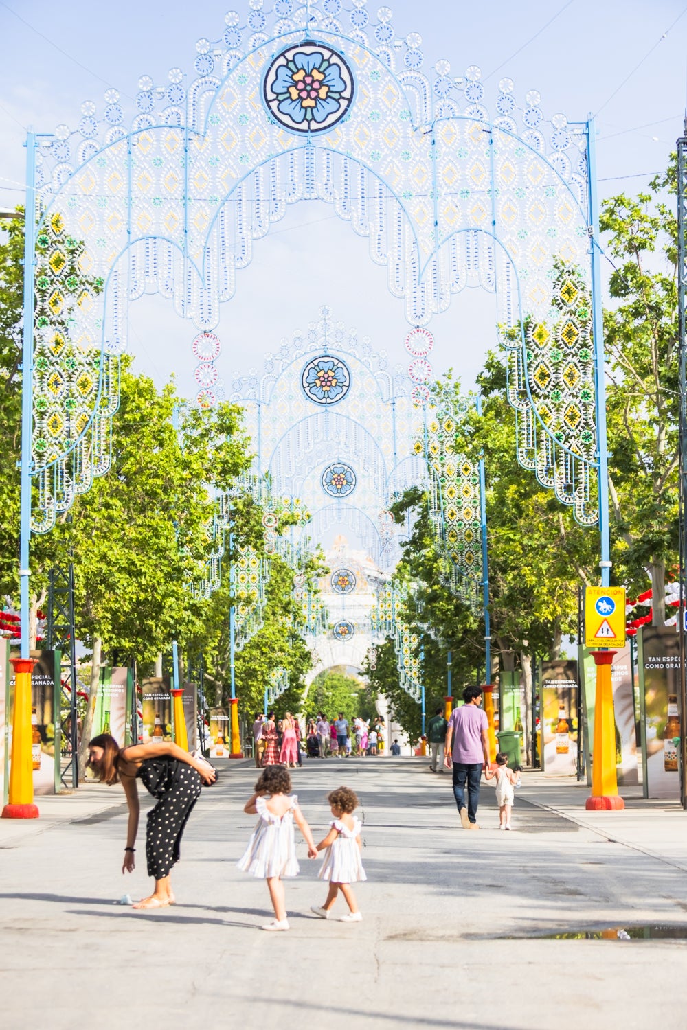 Granada disfruta del domingo de Corpus