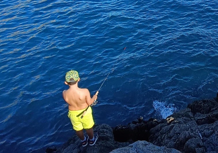 Los pescadores deportivos recurren ante el TSJA la prohibición de su actividad en la Punta de la Mona