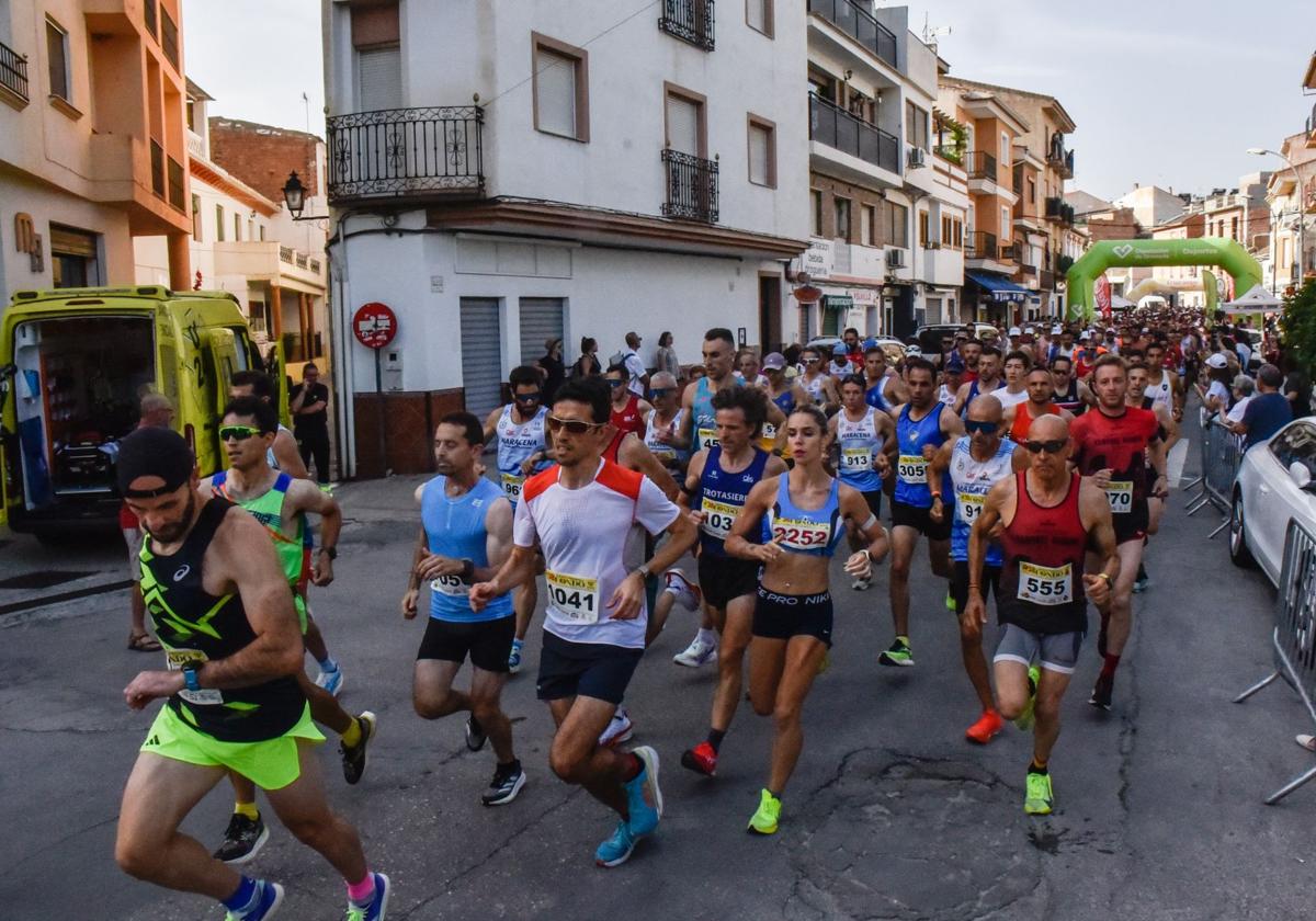 Salida multitudinaria desde el Parque de la Estación de Dúrcal.