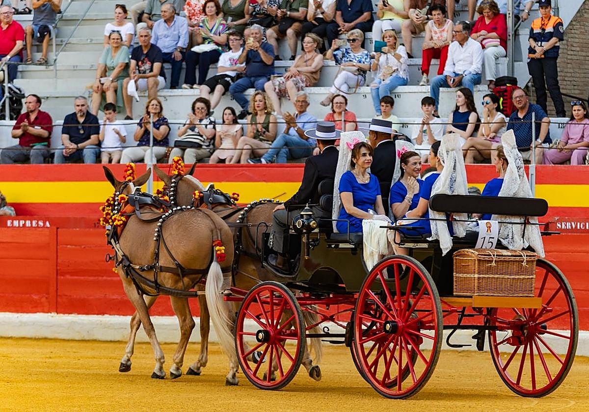 La exhibición de enganches de tradición inagura la programación taurina del Corpus