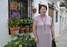 Dolores del Carmen Martín visitando el pueblo de Capileira