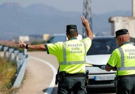 Agentes de la Guardia Civil de Tráfico.