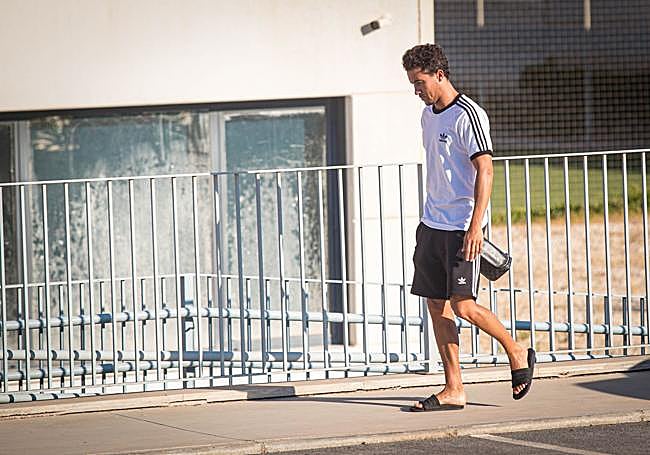 Luis Milla, antes de su salida del Granada.