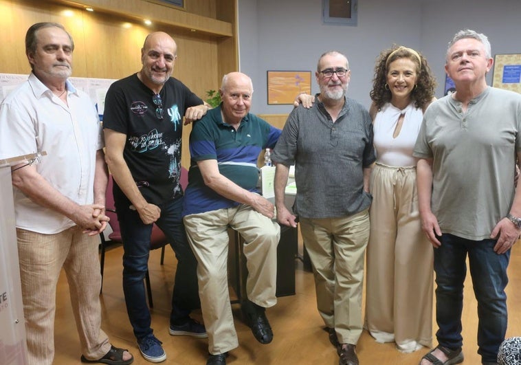 Seis poetas de Albolote se reúnen en torno al magisterio de Antonio Carvajal