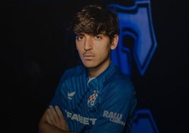 Gonzalo Villar, ya con la camiseta de su nuevo equipo.
