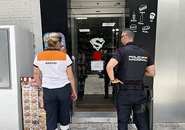 Trabajadora de Repsol y Policia Nacional.