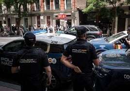 Imagen de los registros esta mañana en la sede del PSOE madrileño.