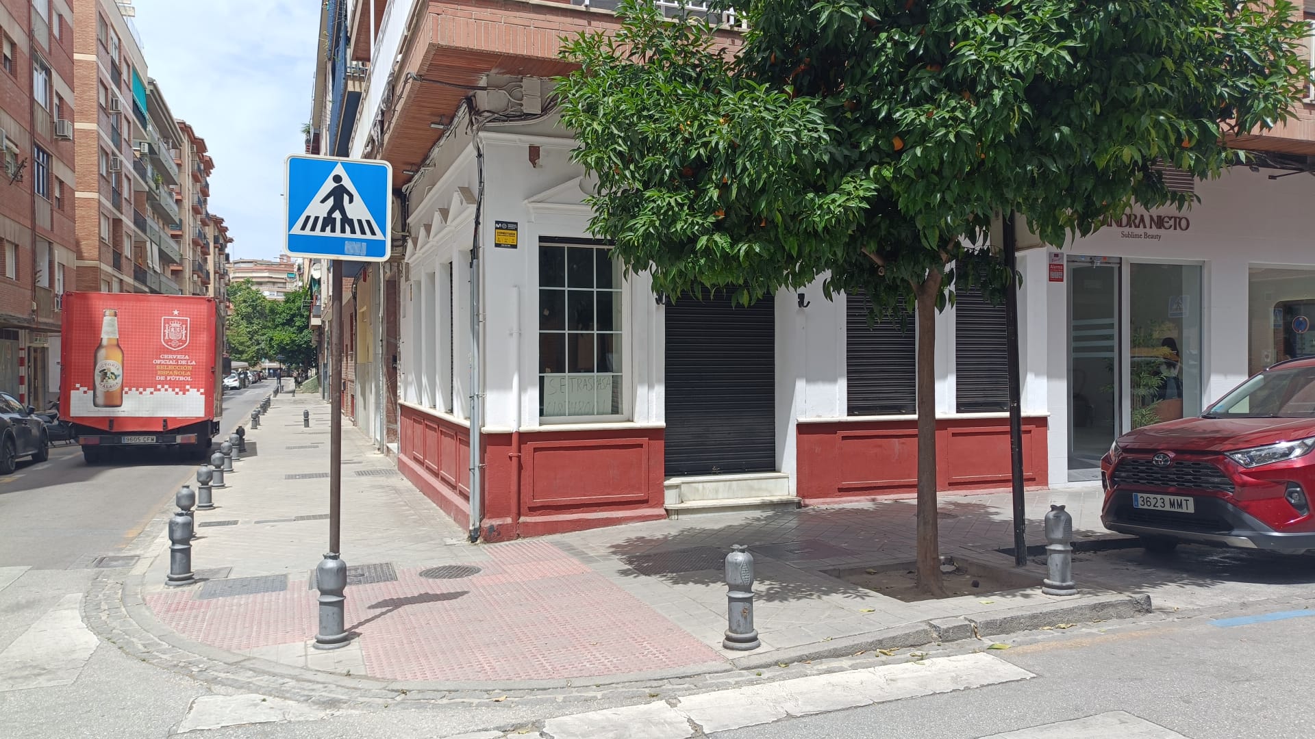 Recorrido por los negocios cerrados del barrio Fígares