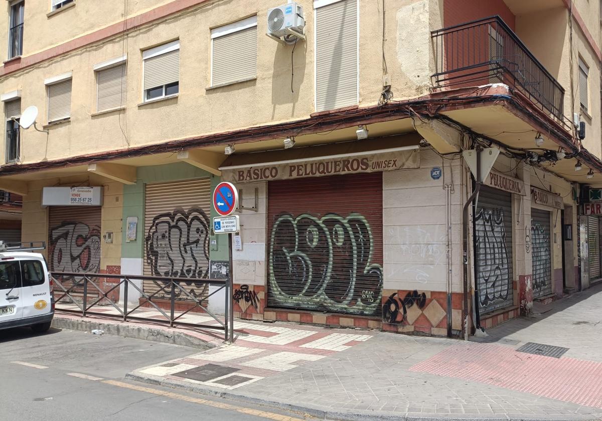 Recorrido por los negocios cerrados del barrio Fígares