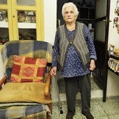 Hermínia Juárez dentro de su casa situada en el pueblo de Fregenite, de tan solo 5 habitantes