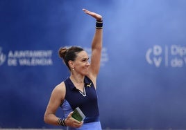 Nuria Párrizas, feliz tras su triunfo en Valencia.