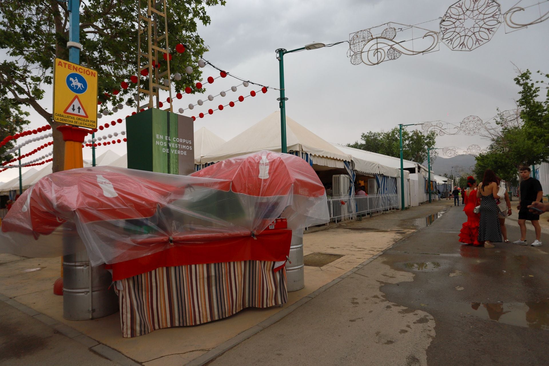 Las mejores imágenes del viernes de Corpus: los Morente, los Mutantes y la manta de agua