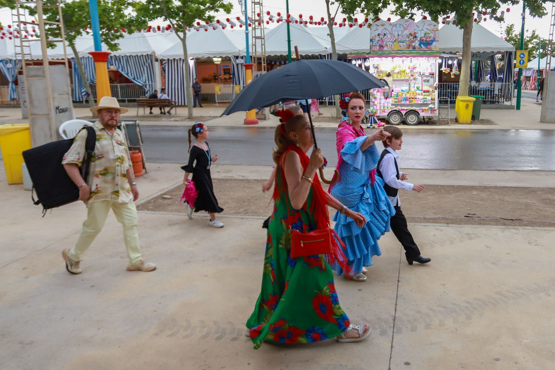 Las mejores imágenes del viernes de Corpus: los Morente, los Mutantes y la manta de agua