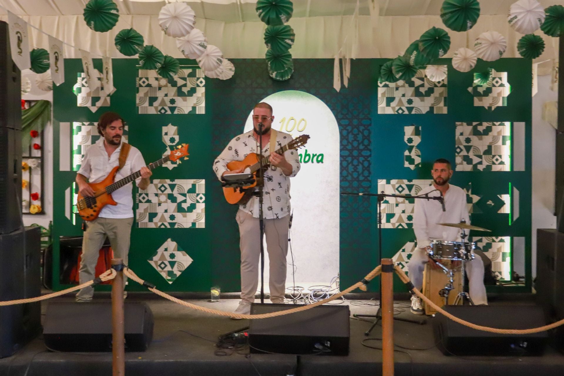 Las mejores imágenes del viernes de Corpus: los Morente, los Mutantes y la manta de agua