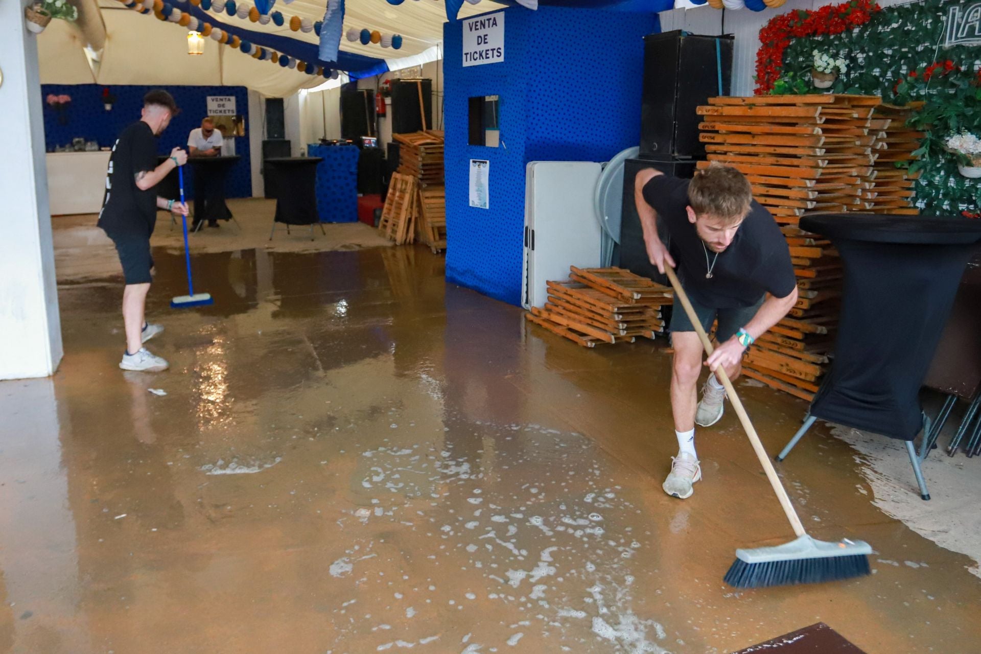 Las mejores imágenes del viernes de Corpus: los Morente, los Mutantes y la manta de agua