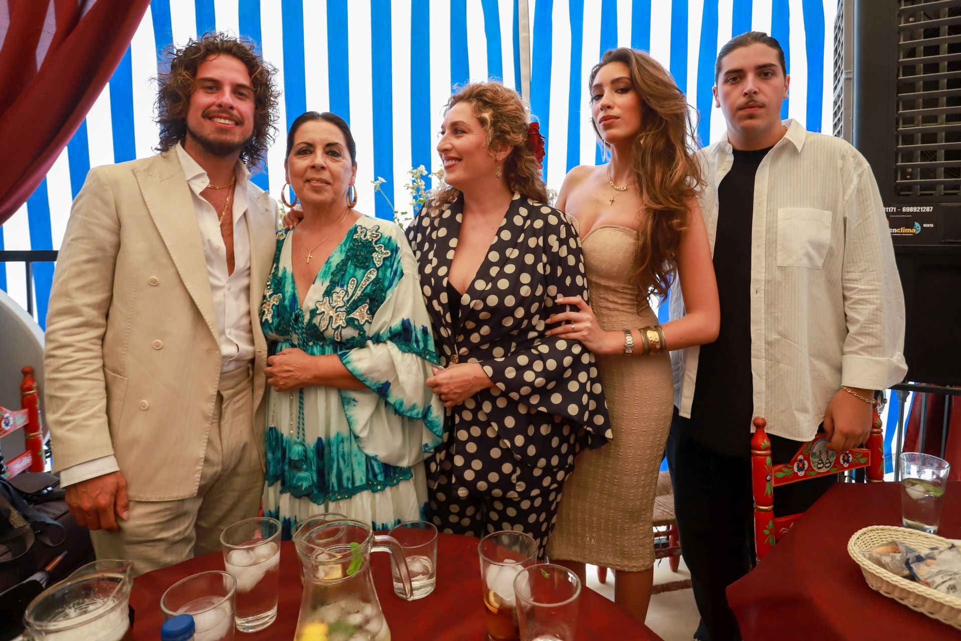 Las mejores imágenes del viernes de Corpus: los Morente, los Mutantes y la manta de agua