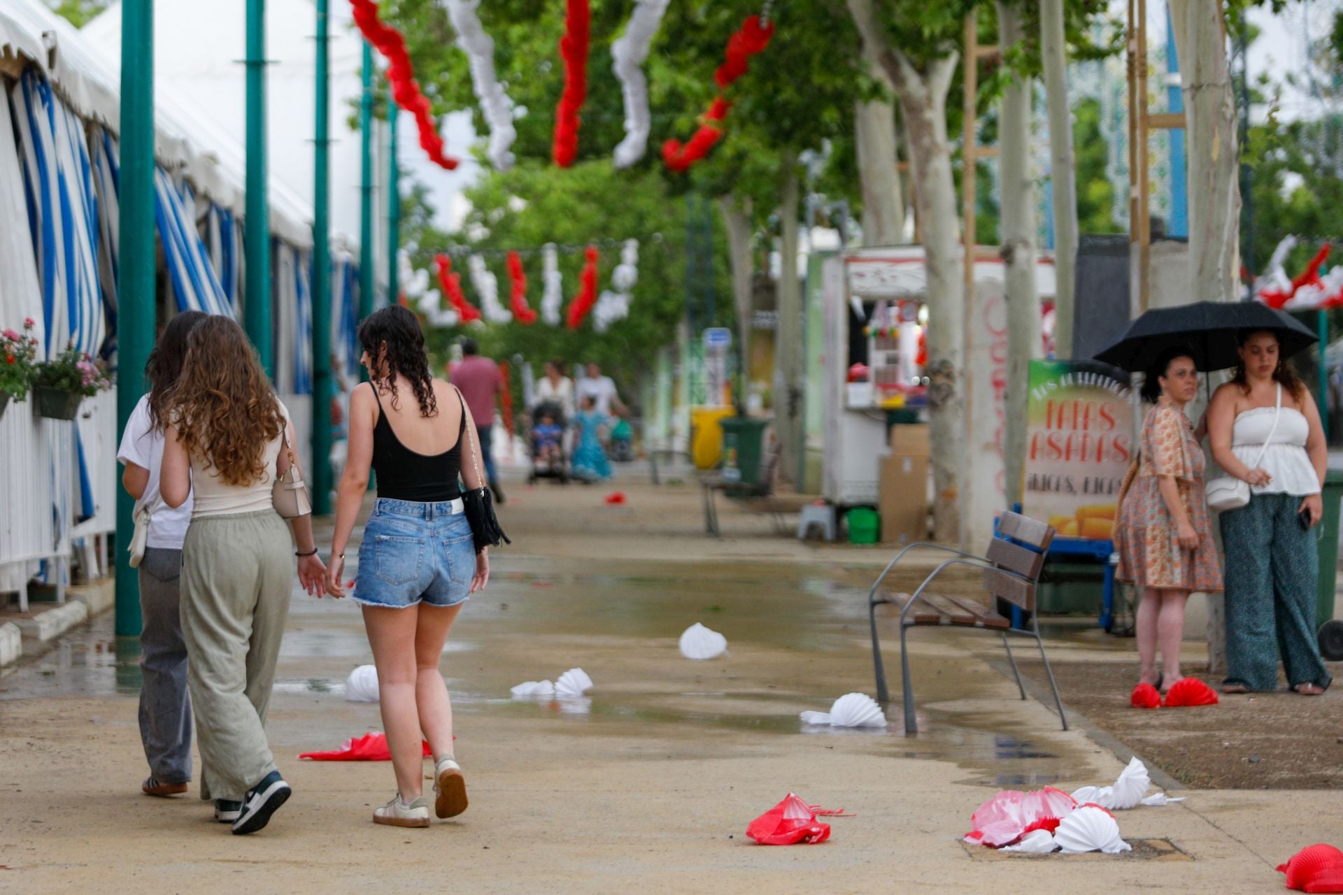 Las mejores imágenes del viernes de Corpus: los Morente, los Mutantes y la manta de agua