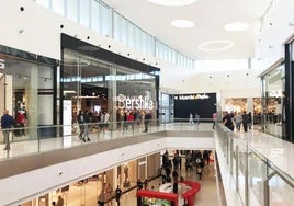 Los centros comerciales de Almería abrirán sus establecimientos de ocio y restauración.