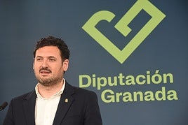 El diputado de Centros Sociales, Mayores y Juventud, Roberto González.