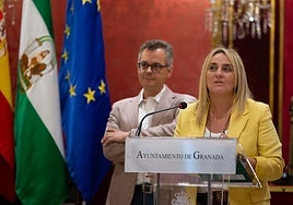 Carazo junto al vicerrector de Innovación, Esteban Romero.