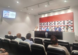 Presentación del V memorial por Chikito este lunes en la sala de prensa de Los Cármenes.
