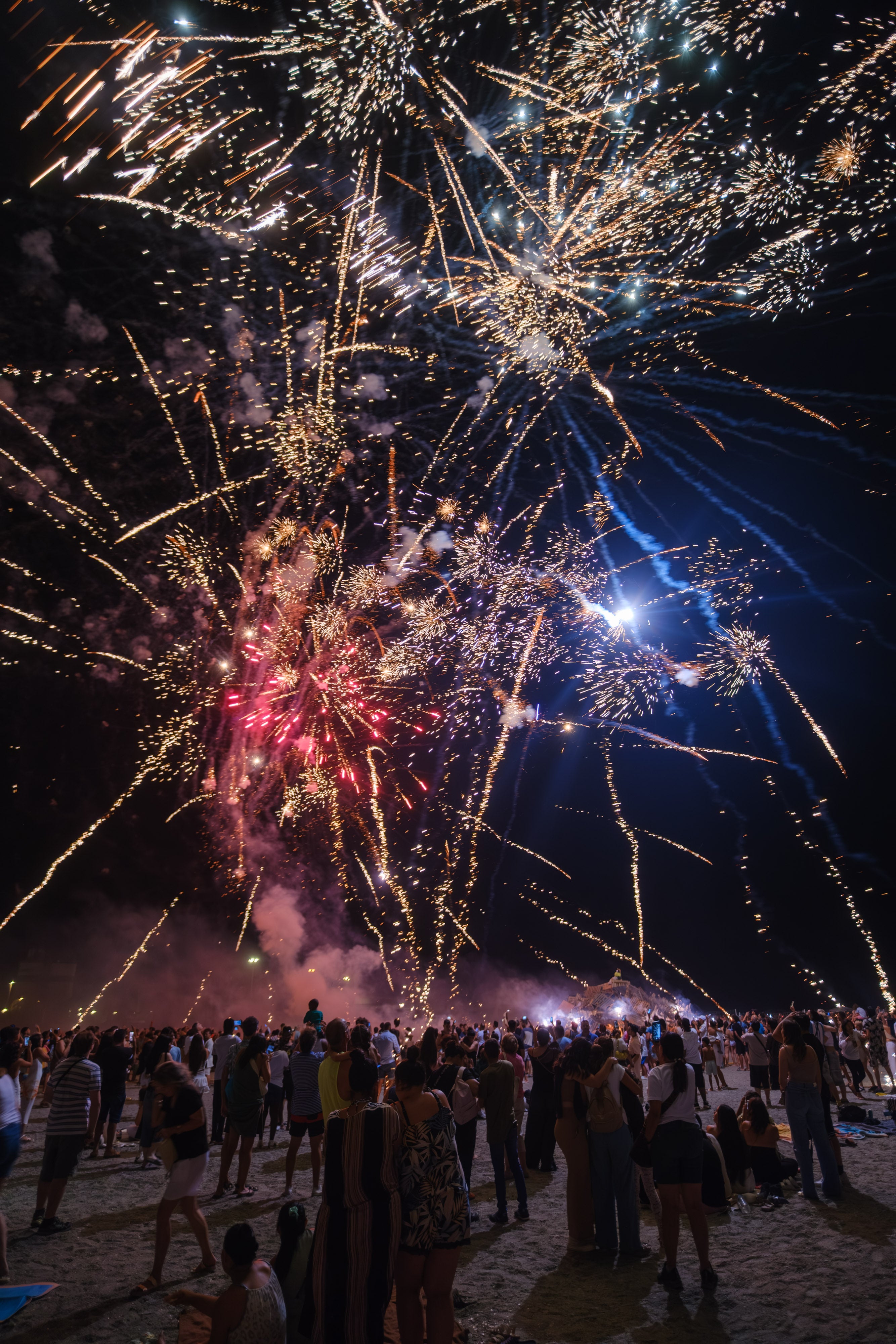 La noche de San Juan en la Costa de Granada, en imágenes
