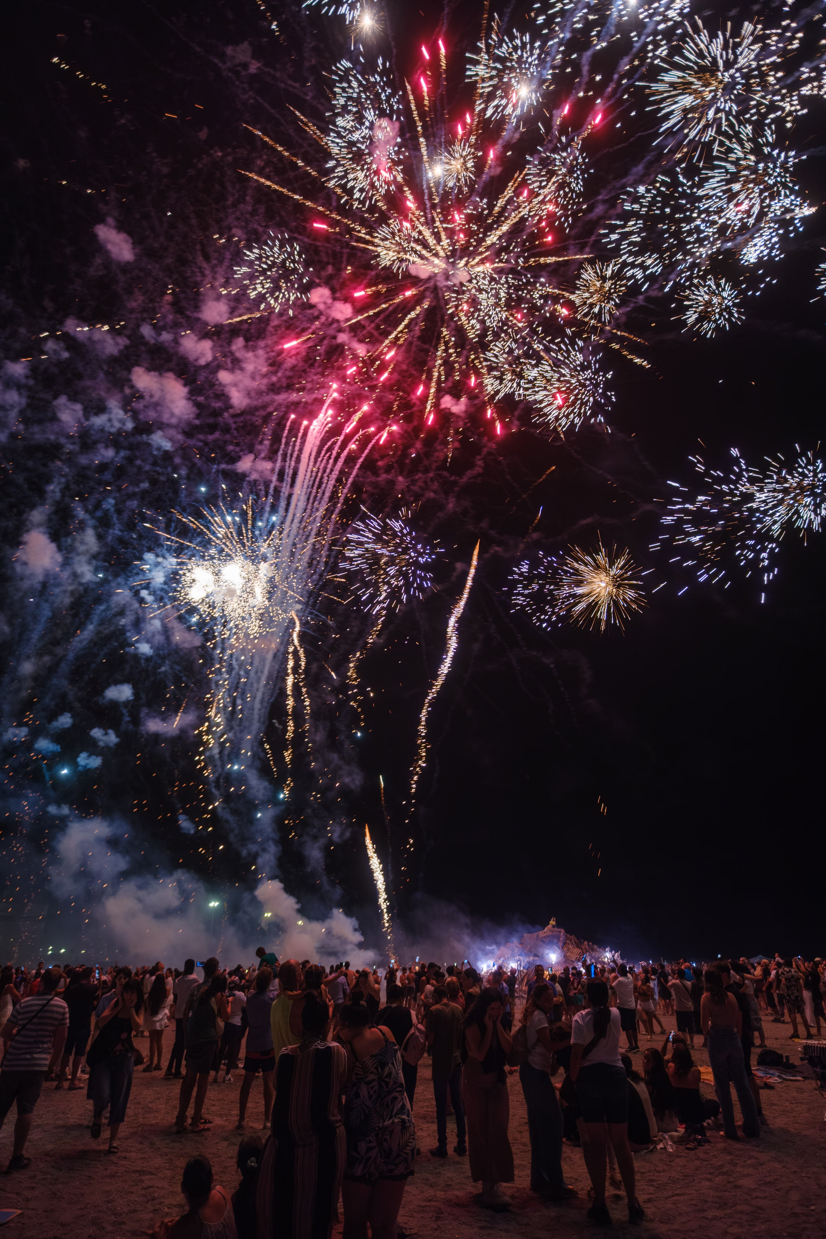 La noche de San Juan en la Costa de Granada, en imágenes