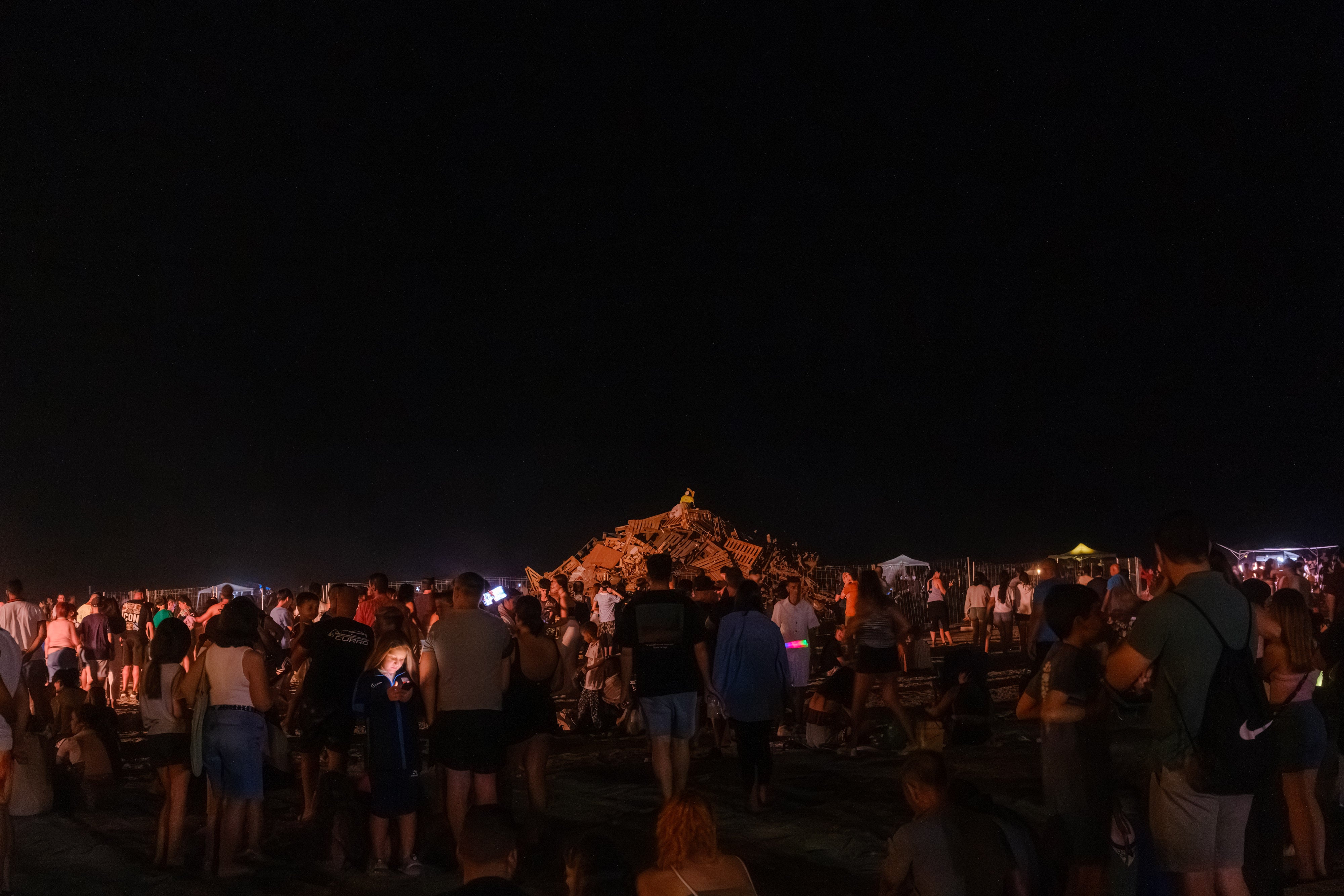 La noche de San Juan en la Costa de Granada, en imágenes