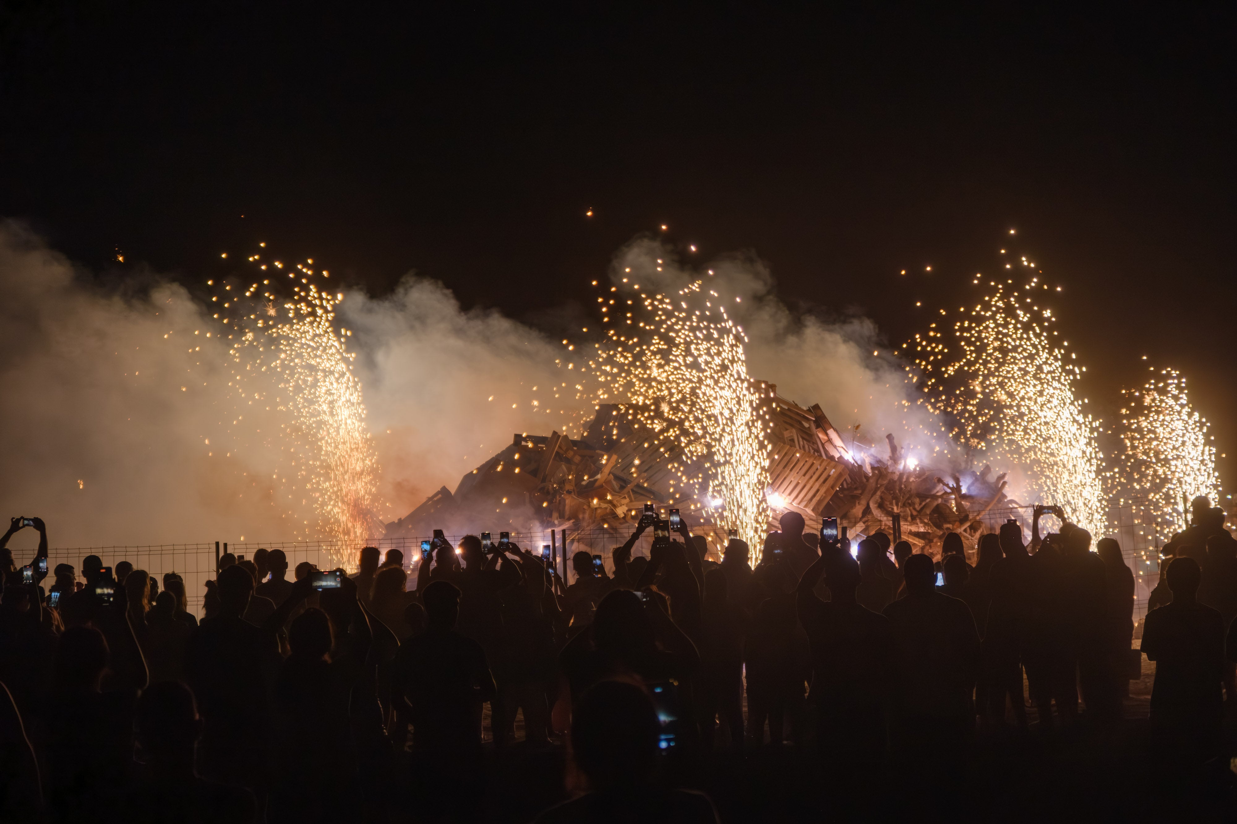 La noche de San Juan en la Costa de Granada, en imágenes