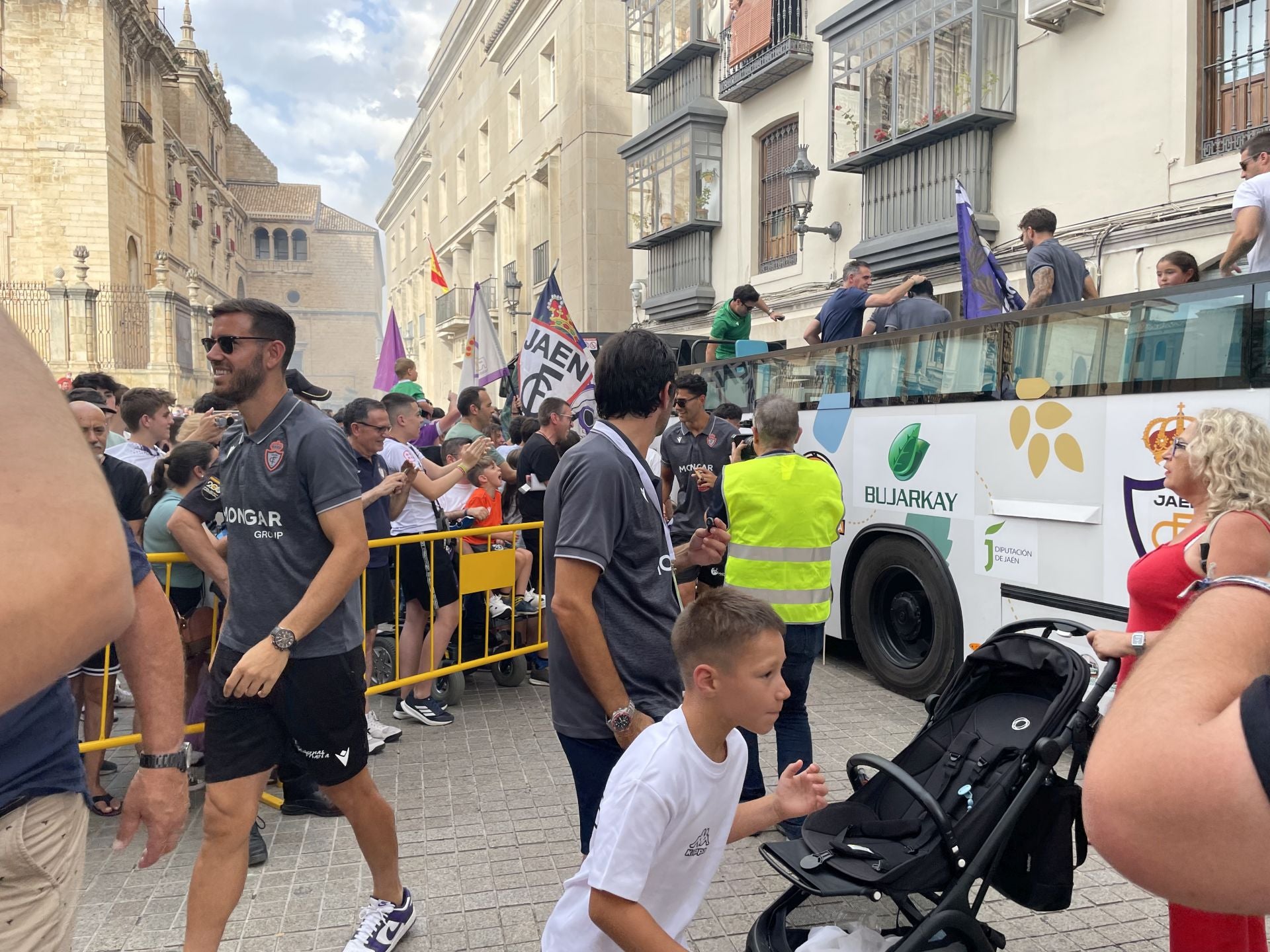 La fiesta del ascenso del Real Jaén, en imágenes