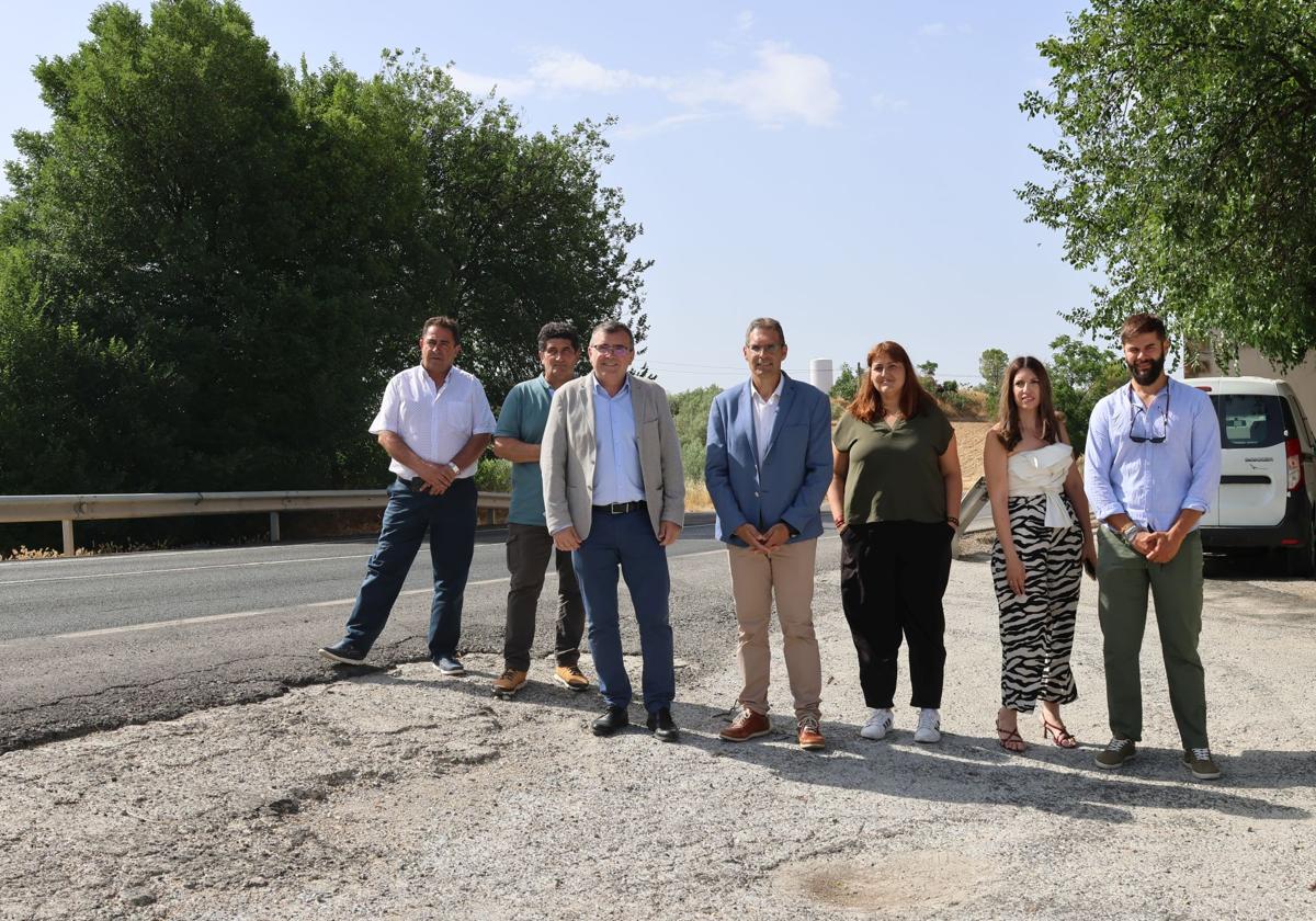 El subdelegado del Gobierno y el alcalde de Íllora visitan...