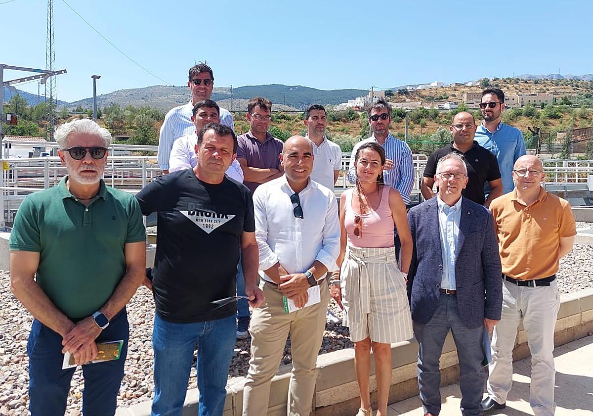 Imagen principal - La Junta entrega la EDAR de Abla al Ayuntamiento tras una inversión de más de un millón de euros