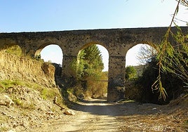 El desconocido acueducto romano que cruza la rambla de un pueblo de Granada