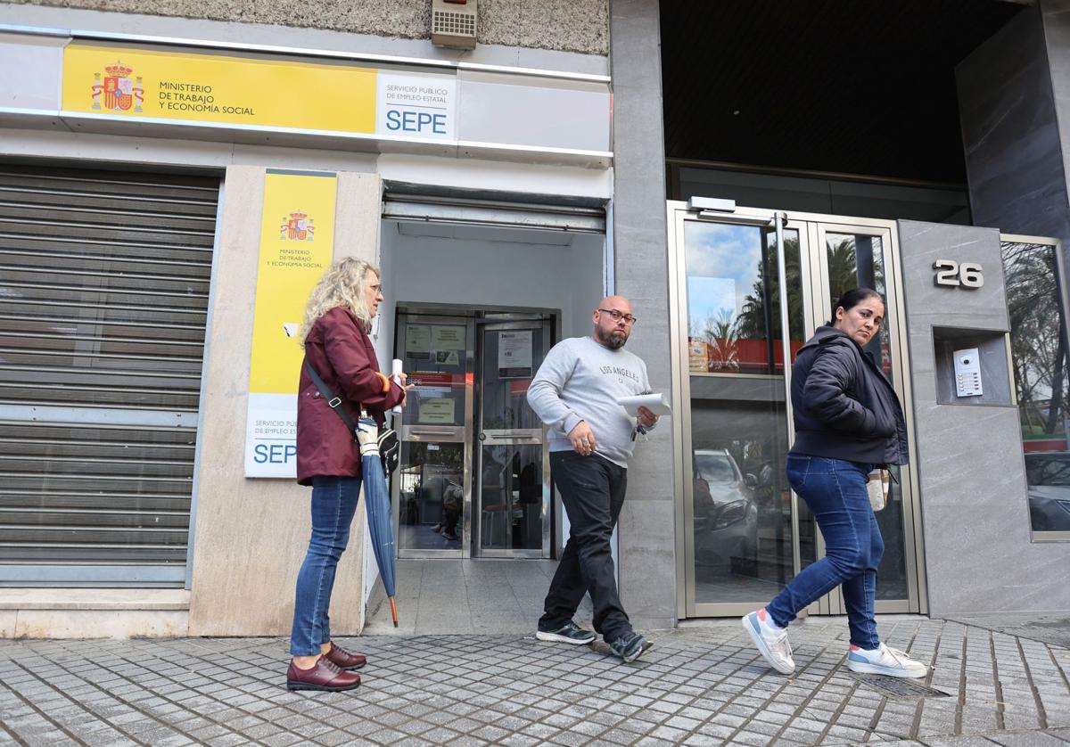La ayuda de hasta 11.000 euros del SEPE a personas que han...