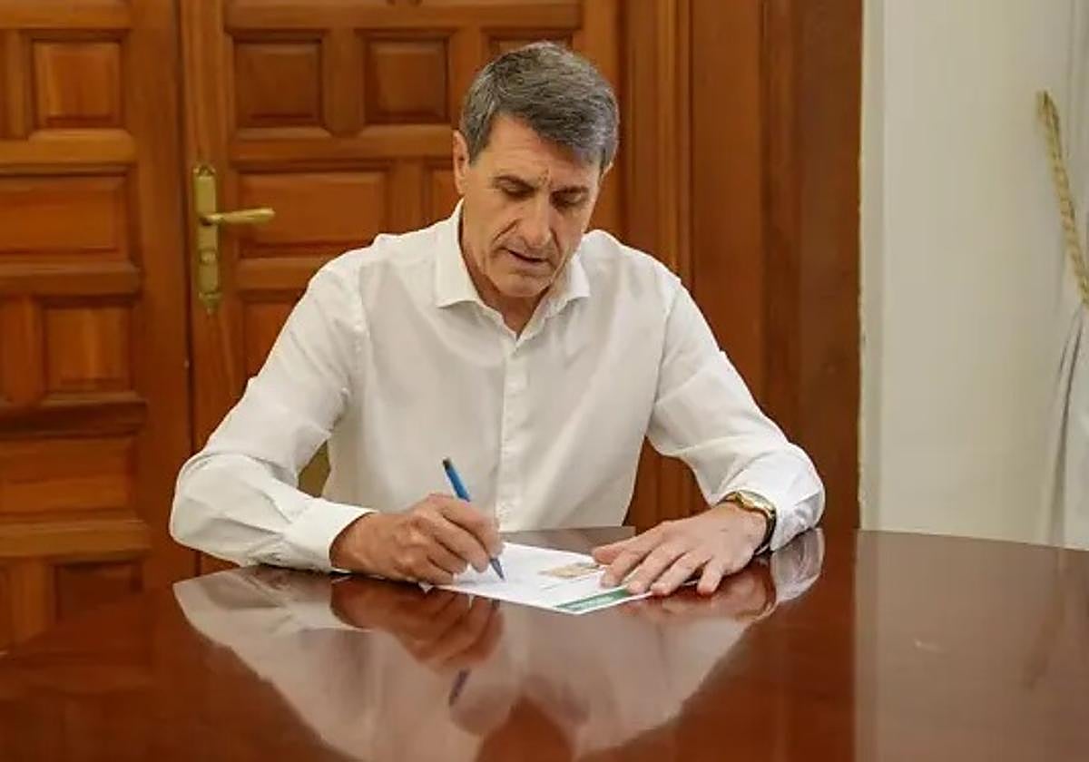 El PSOE de Granada pide a su militancia que respalde «con orgullo» a Montero como candidata a la Junta
