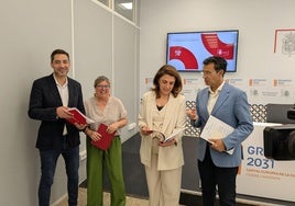 La portavoz Raquel Ruz, en el centro, junto a los ediles Paco Cuenca, Eduardo Castillo y Ana Muñoz, este miércoles.