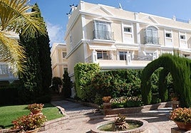 La urbanización de Marbella en la que se puede comprar un piso de lujo por muy poco dinero