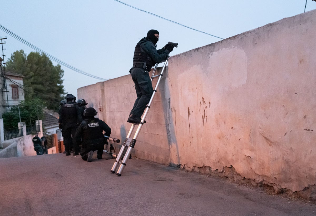 Las imágenes de la redada de la Guardia Civil contra un clan de atracadores