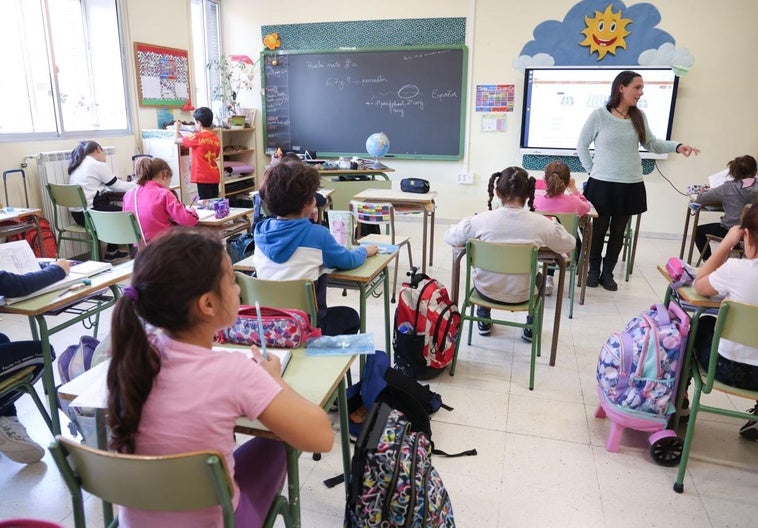 Subida del sueldo a los profesores andaluces: esta cantidad cobrarán el próximo curso