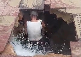 La mujer que cayó a un socavón en Matalascañas