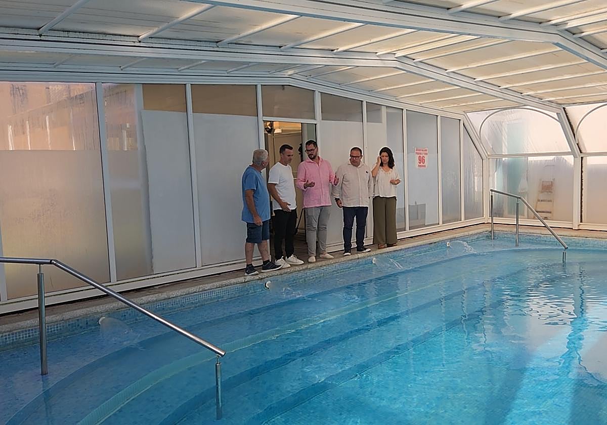 Almuñécar mejora la accesibilidad y moderniza los vestuarios de la piscina del complejo de la 3ª Edad