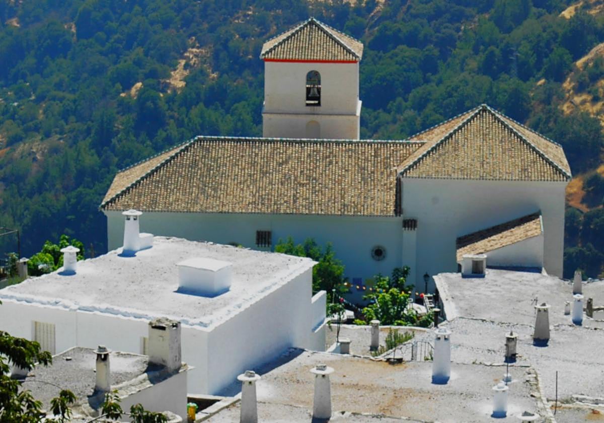 La leyenda de la 'Mora Cautiva' y sus lamentos en la torre de la iglesia de un pueblo de Granada