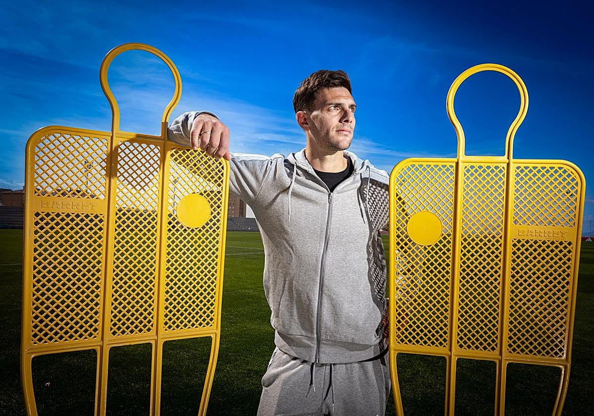 Lucas Boyé, delantero del Granada, posa durante una entrevista con IDEAL.