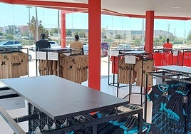 La tienda oficial de la UD Almería abre mañana con la nueva equipación.
