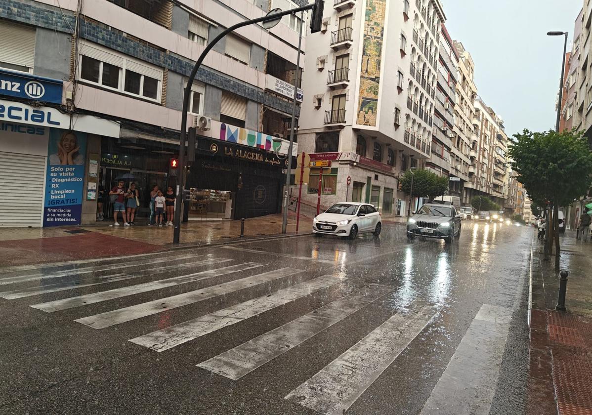 Una intensa tormenta sorprende a la capital | Ideal
